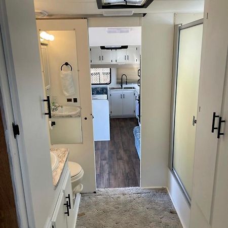 Hotel RV2 Stunning RV Private Netflix FreeParking Moreno Valley Exterior foto
